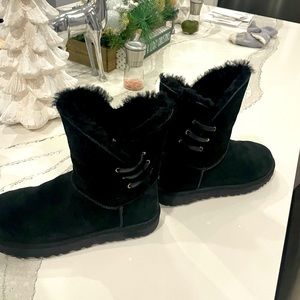Womens Ugg boots size 10, worn twice!